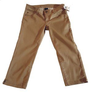 Celebrity Pink Capri Pants - Size 7 - NWT